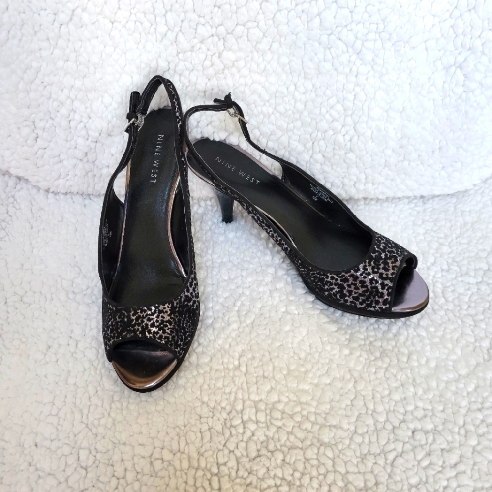 Nine west sling back heels silver and black size 7.5